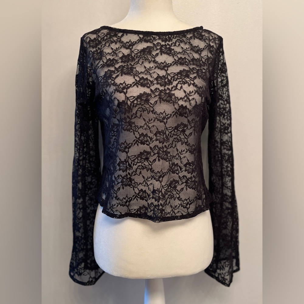 Sheer floral lace Long-Sleeve Top size M